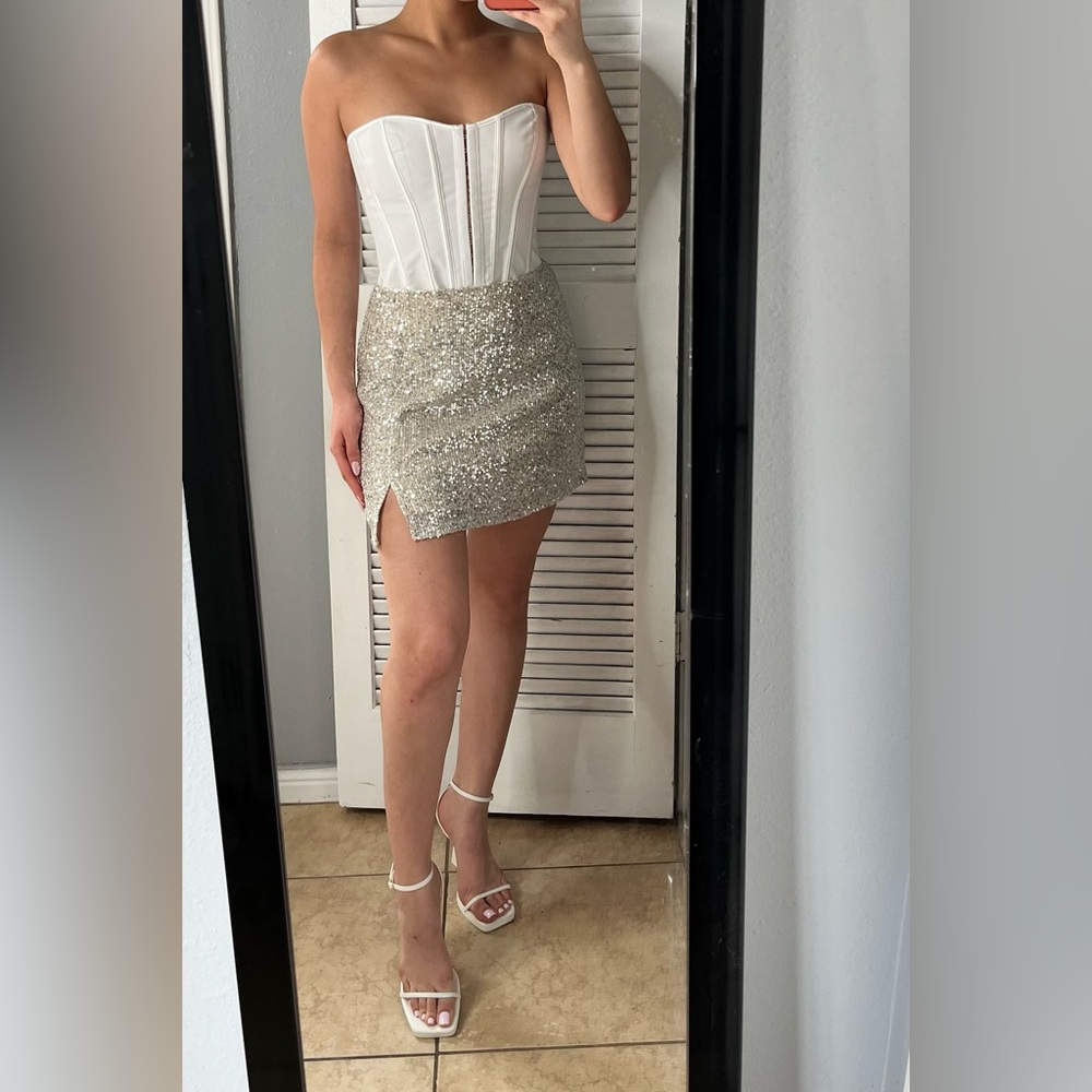 Francesca's Collections Silver Mini Skirt